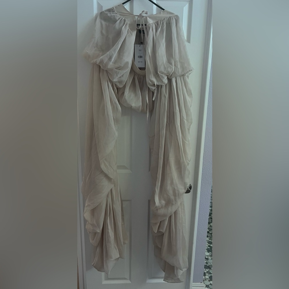 AKIRA Statement Blouse - Flowy Long Sleeve Sheer Slouchy Top - Medium NWT - Picture 8 of 9